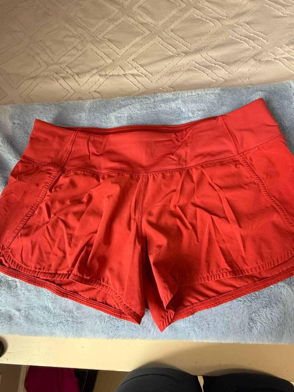 lululemon Run Time 4" (size 12)